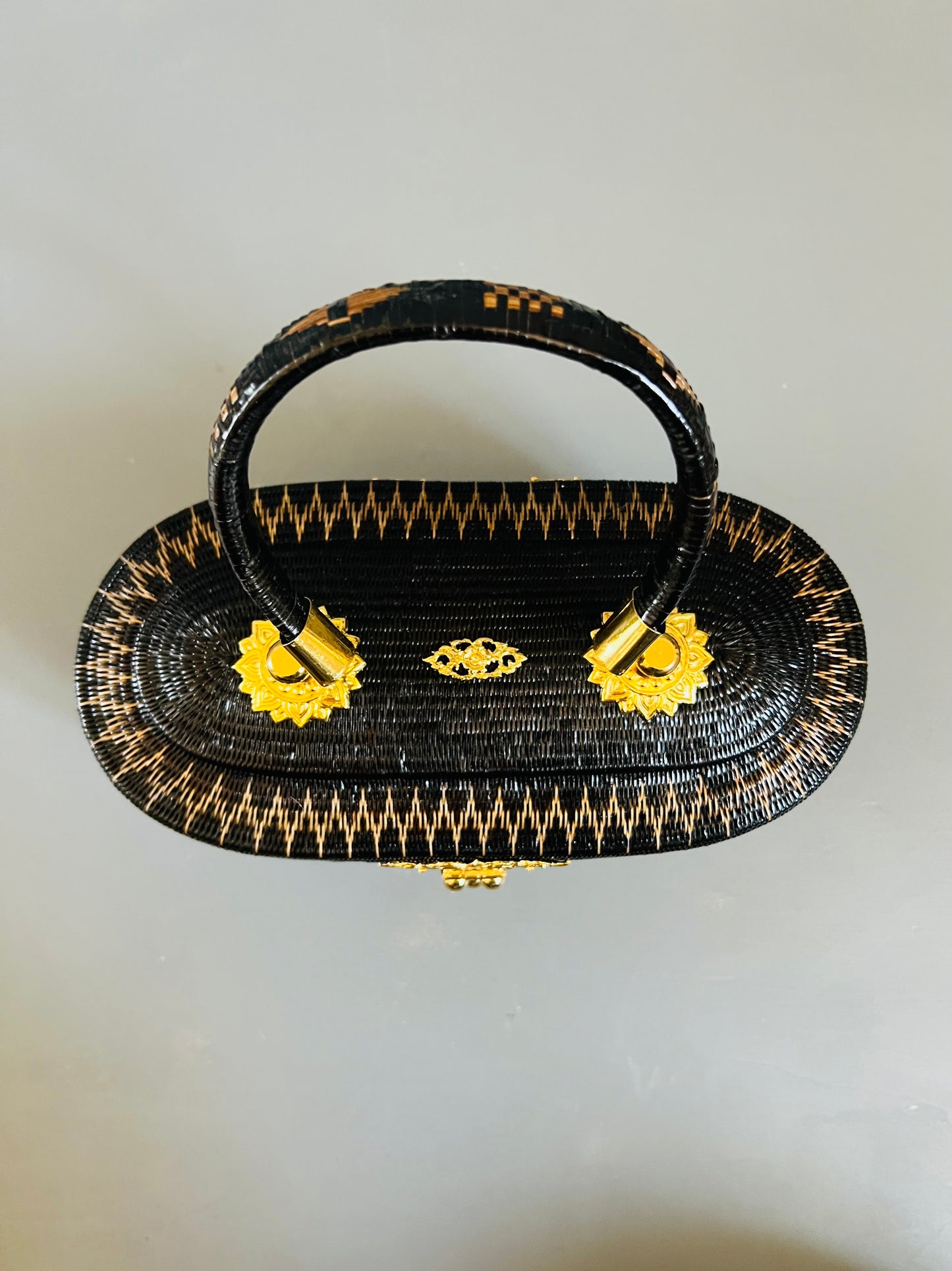 Soeru ヤーンリパオバッグCR2603|ハードタイプ(ブラック/タイ伝統工芸)