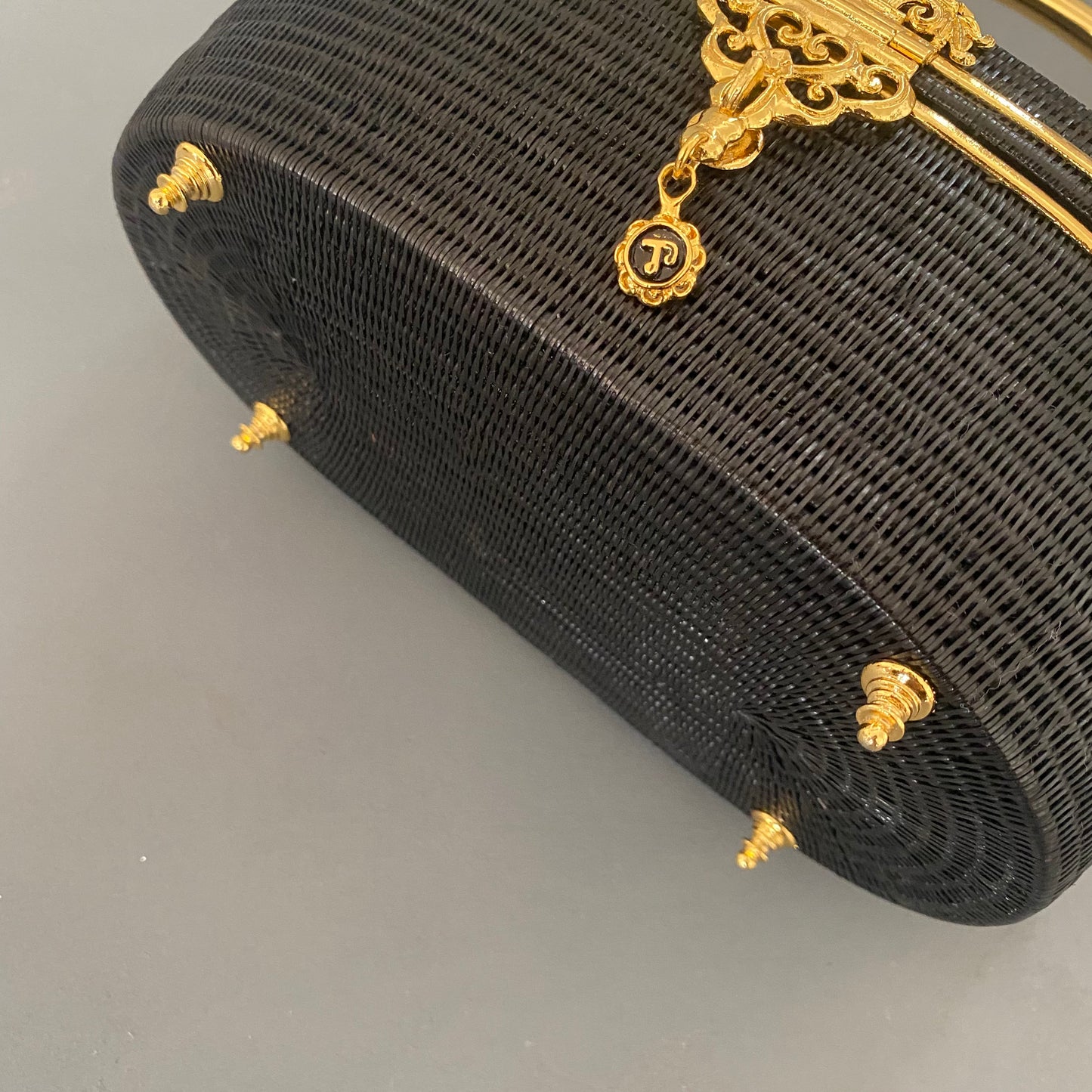 Noir gold round bag GR2316