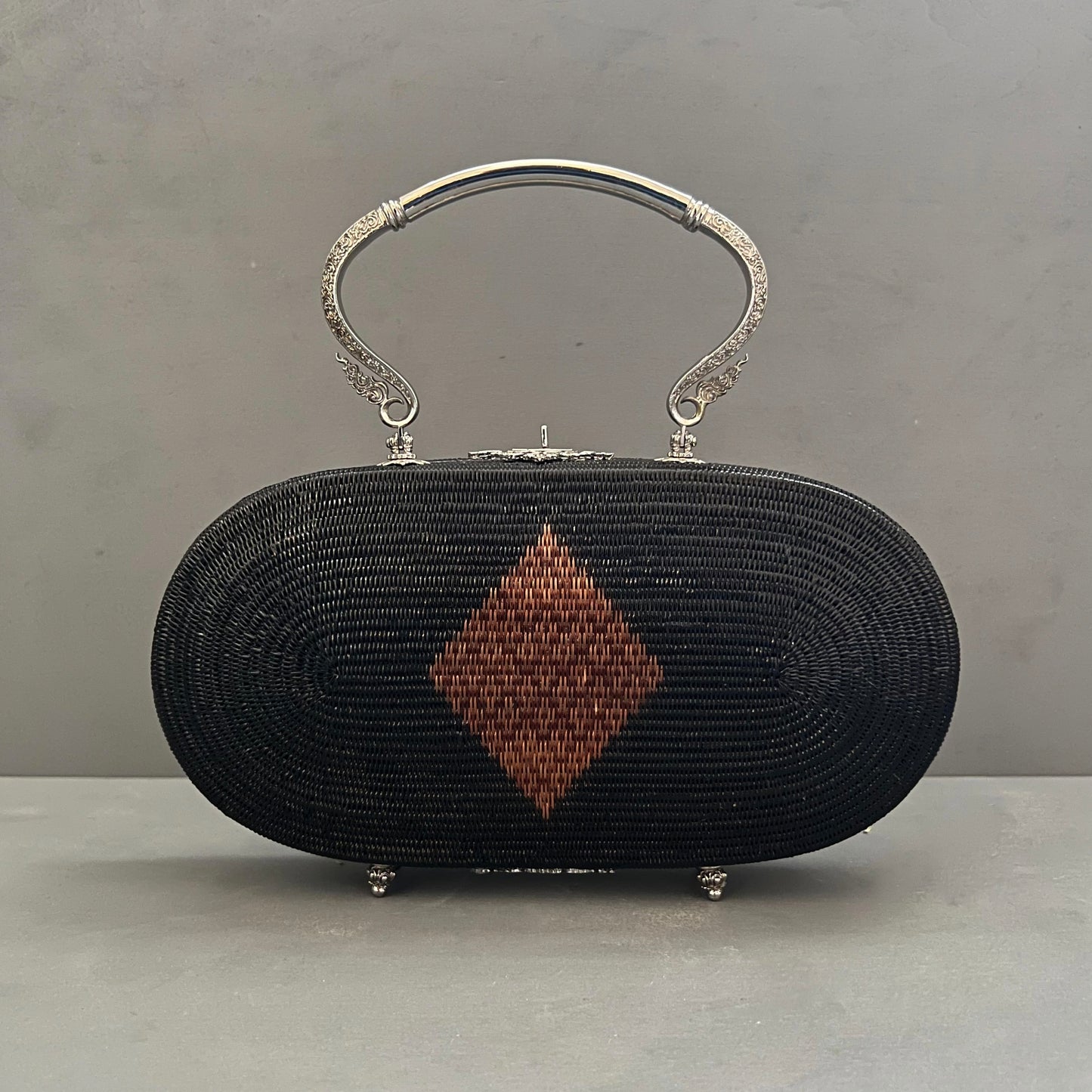 フラットノアール シルバーラウンドバック MN2401