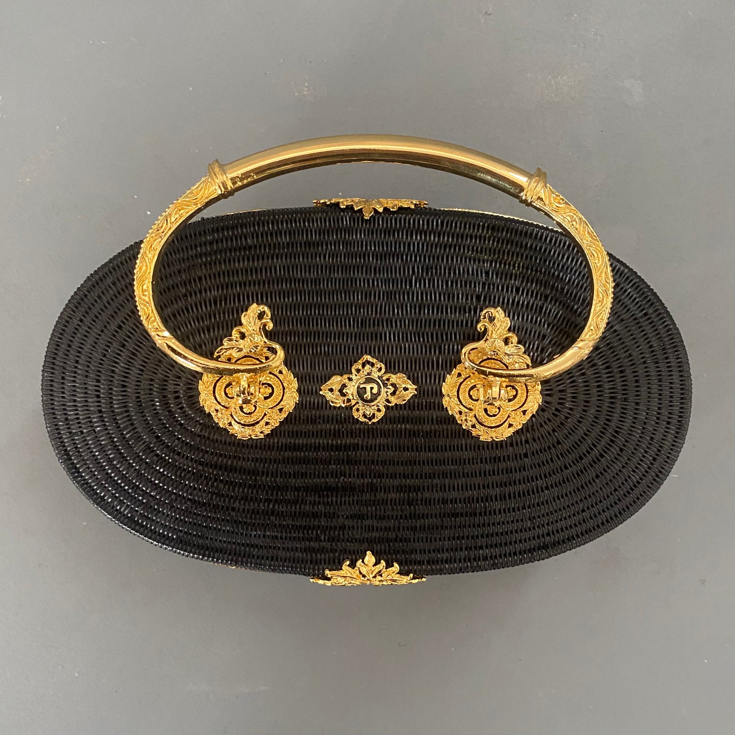 Noir gold round bag GR2316
