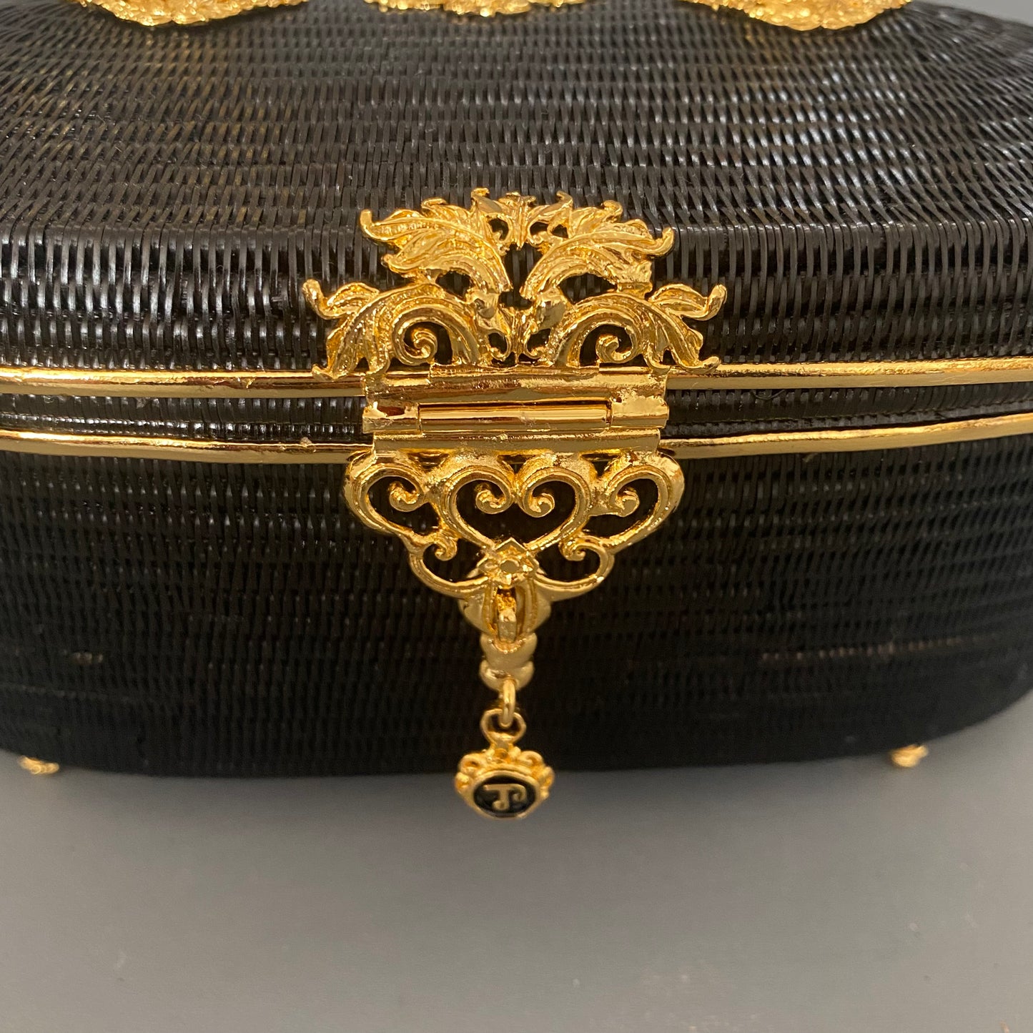 Noir gold round bag GR2316