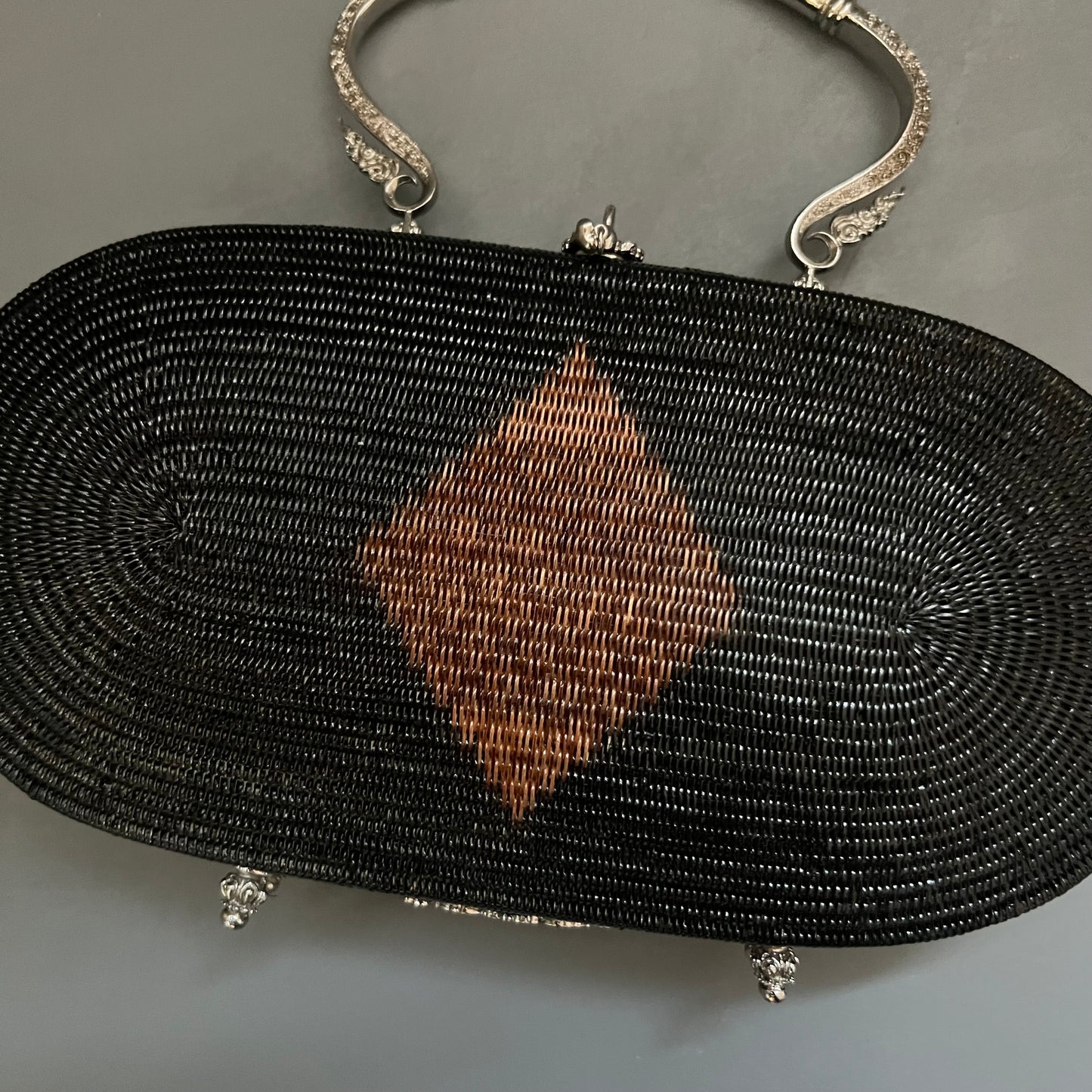 フラットノアール シルバーラウンドバック MN2401