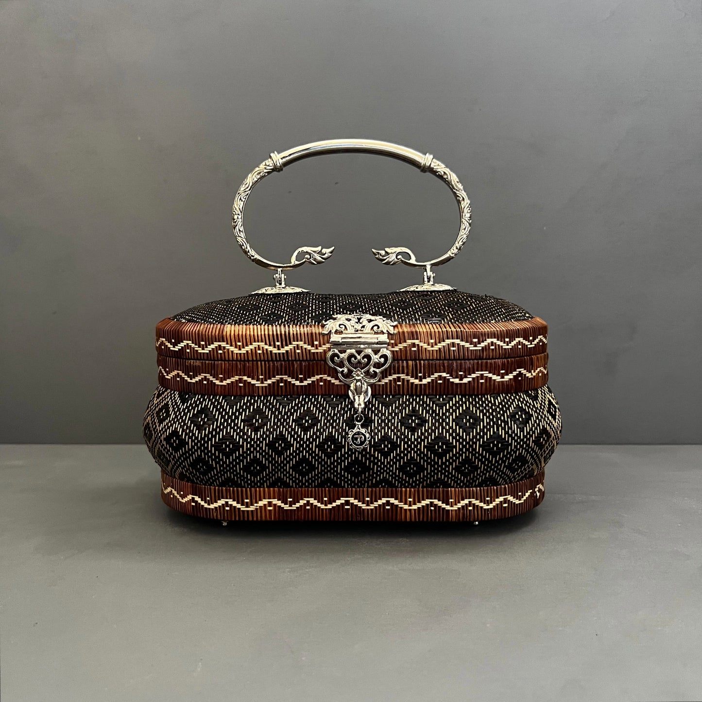 クロムライナ シルバーラウンドバッグ SR2313