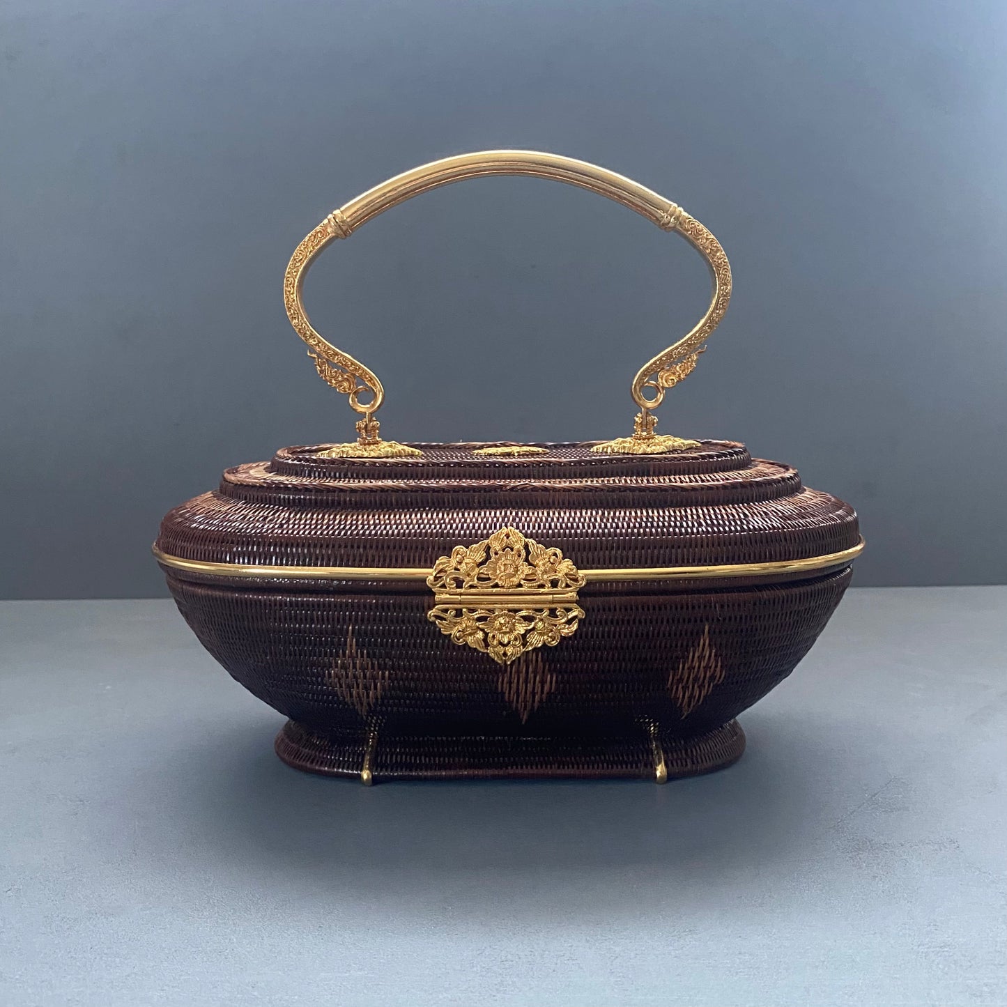 Lua Brown Gold Round Bag GR2318