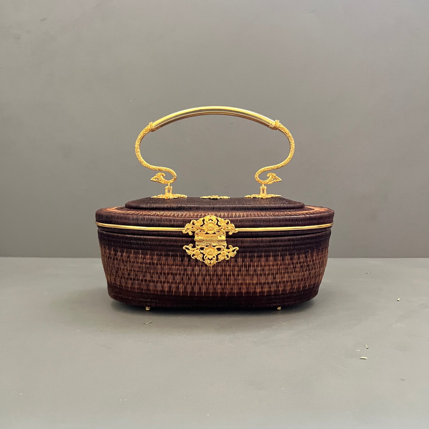 ルアブラウン ゴールドラウンドバッグ GR2315