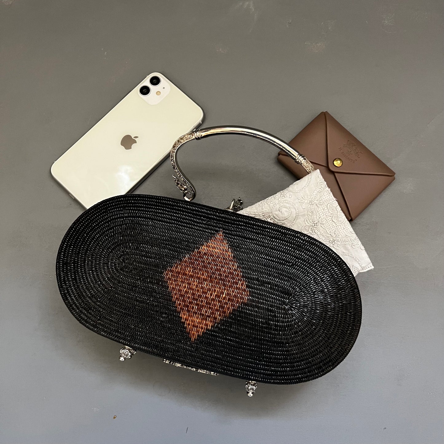 フラットノアール シルバーラウンドバック MN2401