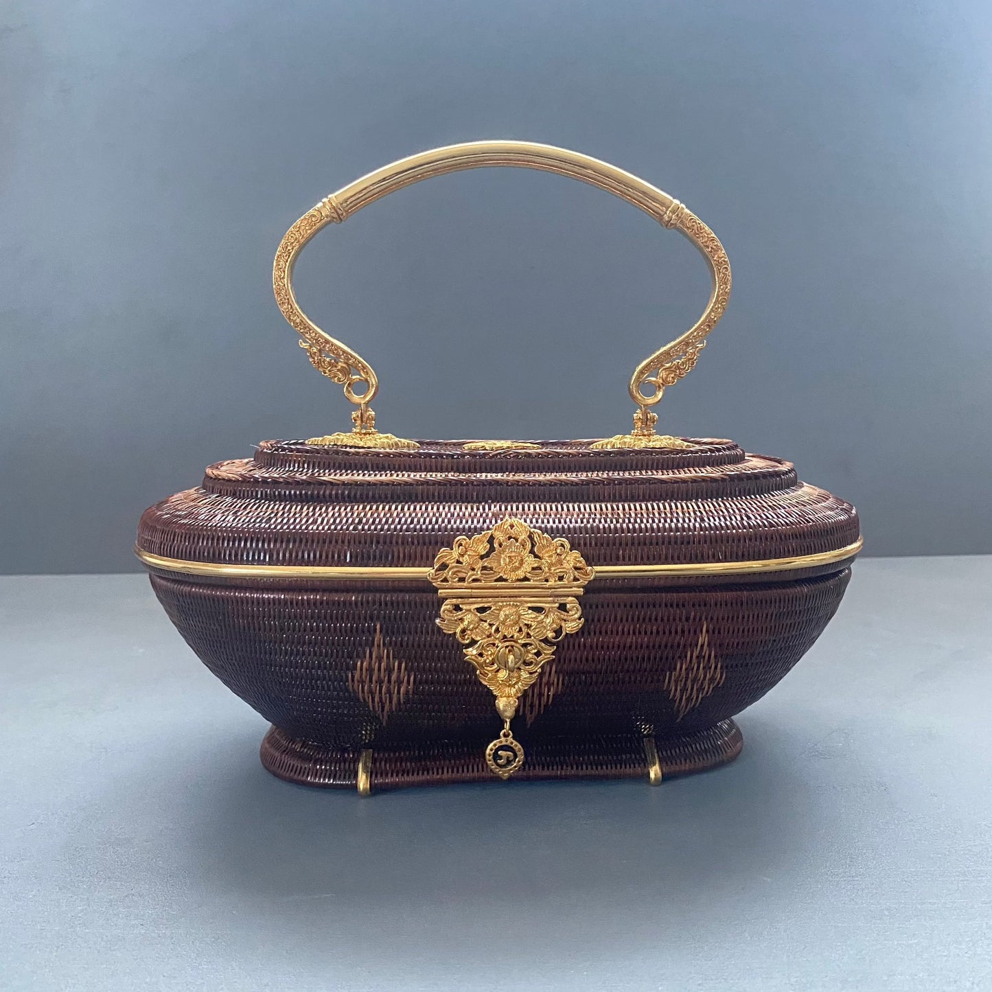 Lua Brown Gold Round Bag GR2318