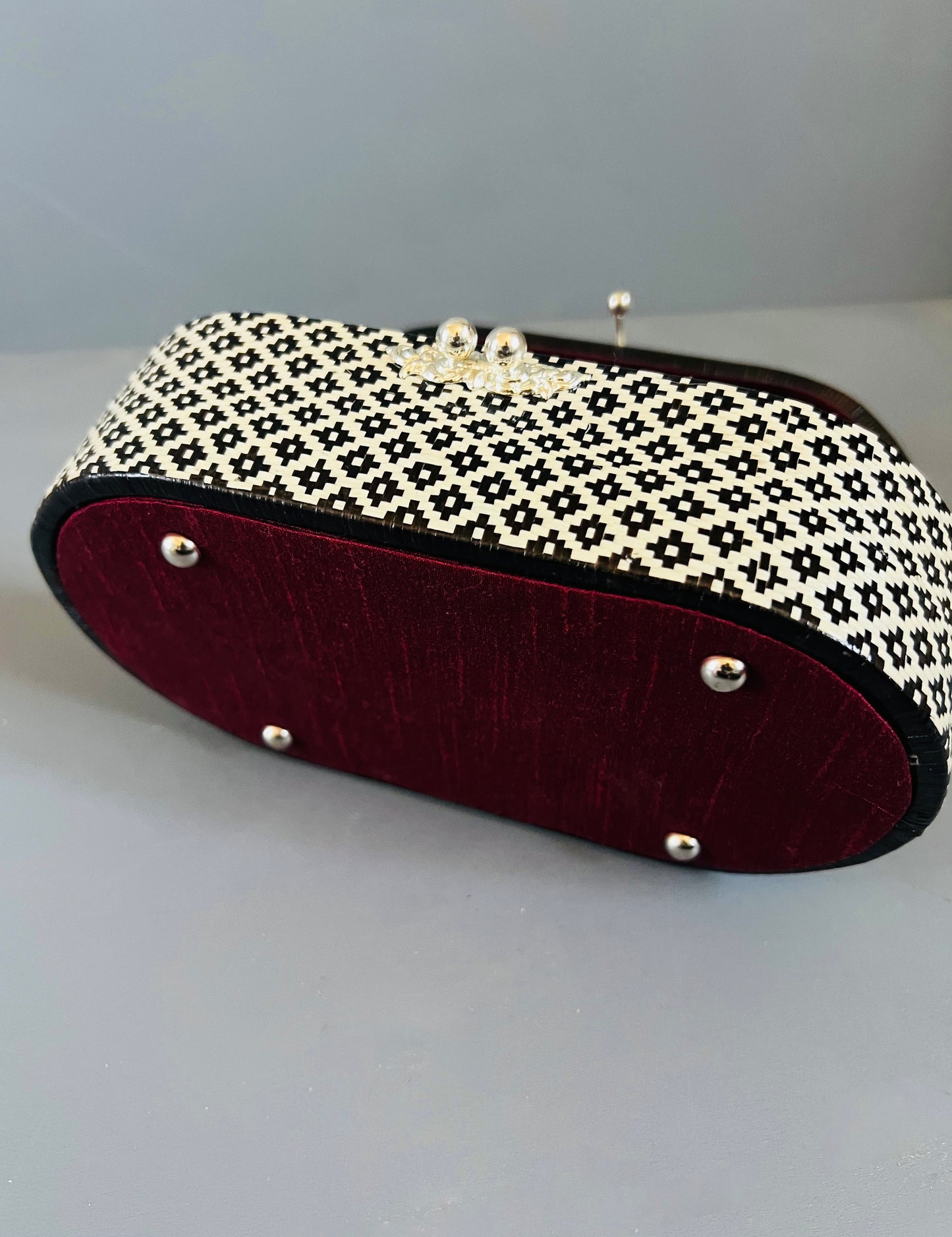 Soeru ヤーンリパオバッグCR2608|ソフトタイプ(ブラック/タイ伝統工芸)