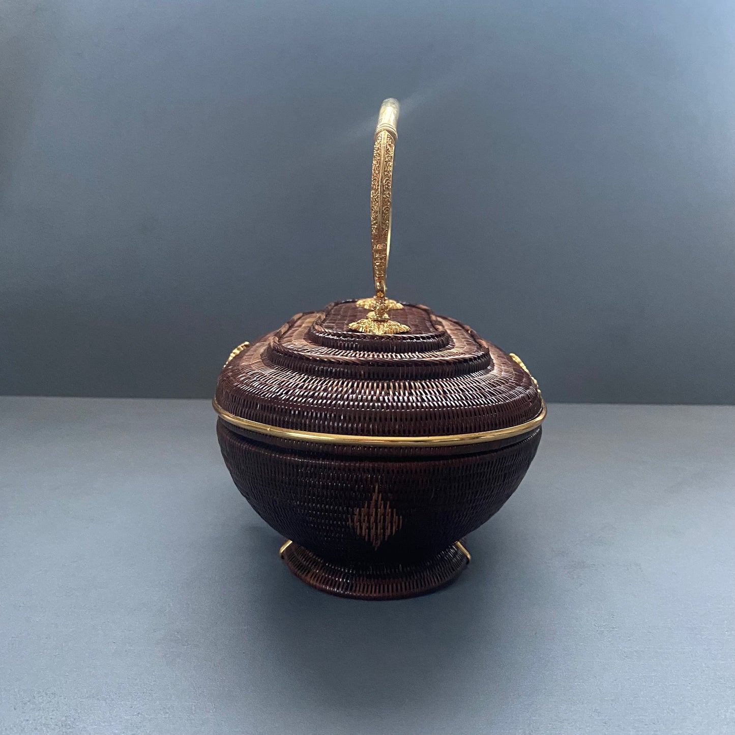 Lua Brown Gold Round Bag GR2318