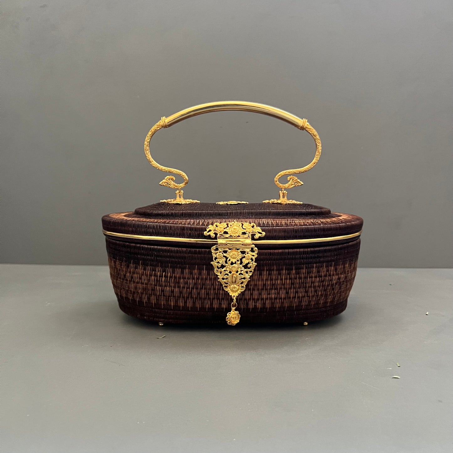 ルアブラウン ゴールドラウンドバッグ GR2315