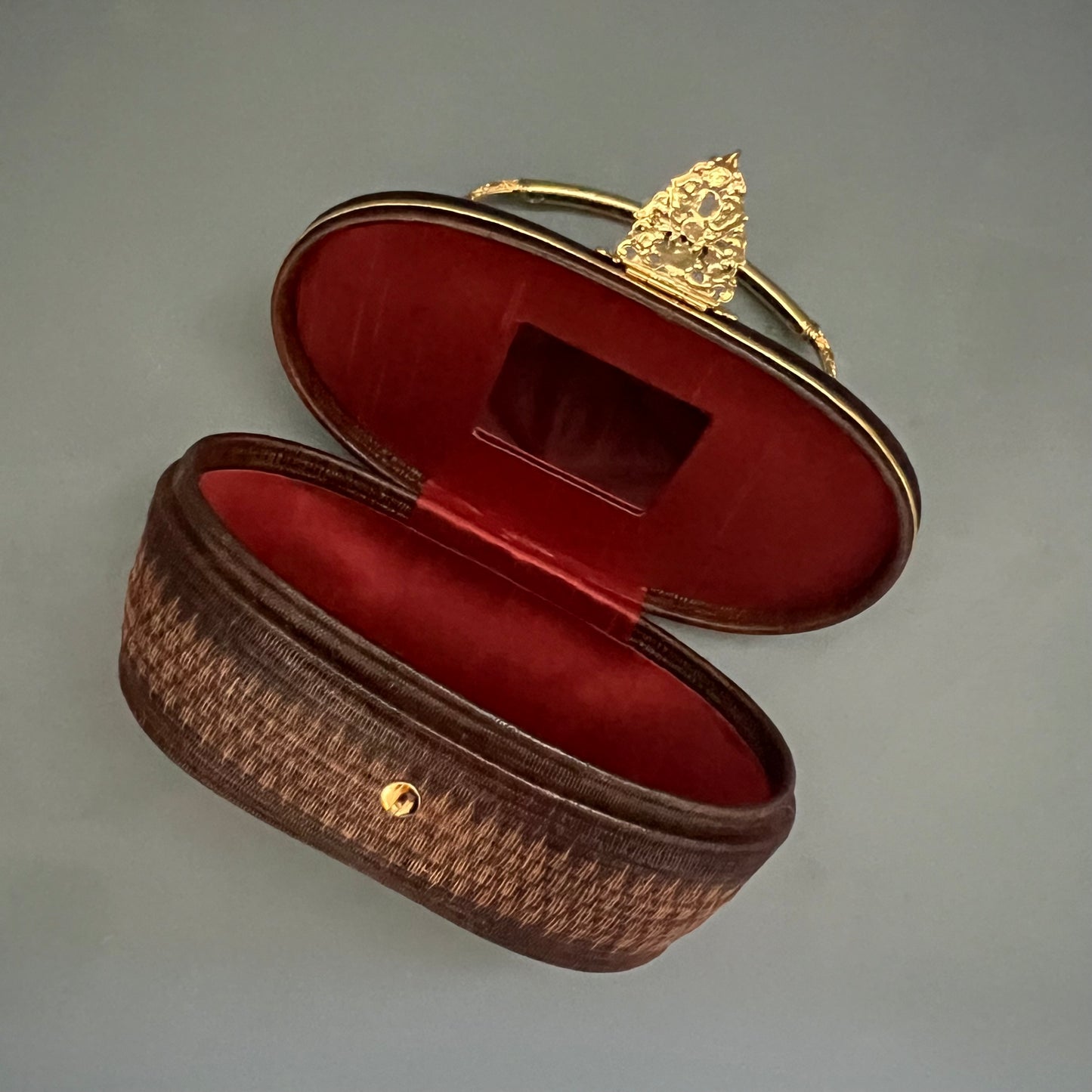 ルアブラウン ゴールドラウンドバッグ GR2315