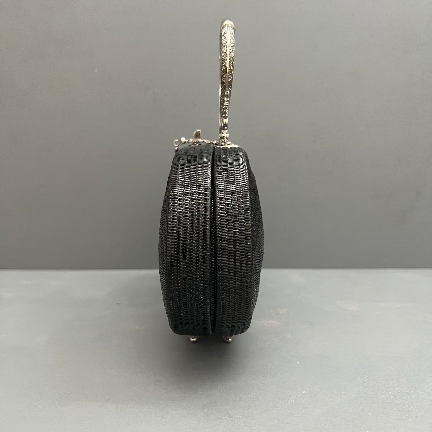 フラットノアール シルバーラウンドバック MN2401