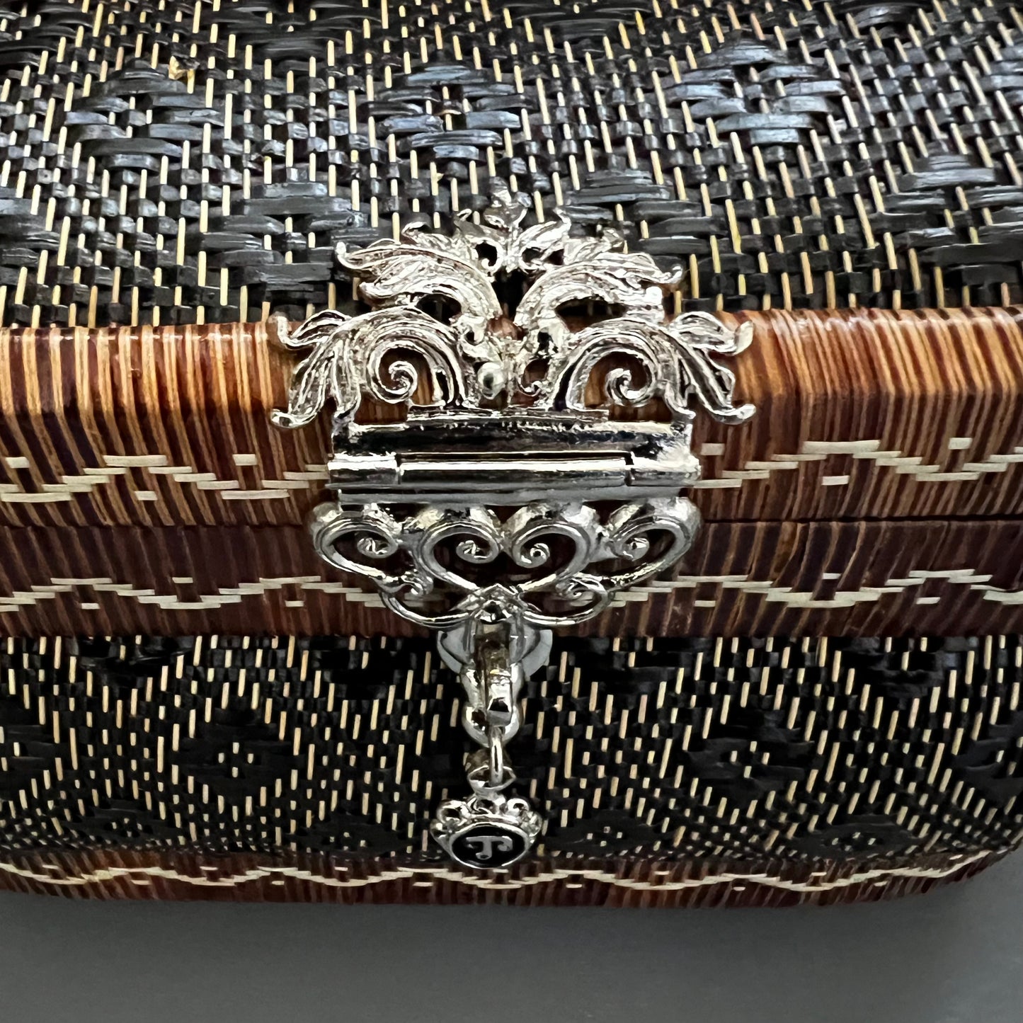 クロムライナ シルバーラウンドバッグ SR2313