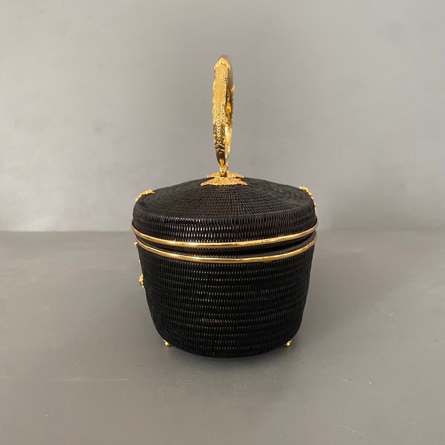 Noir gold round bag GR2316